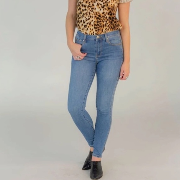 Jeans - Picture 1 of 3